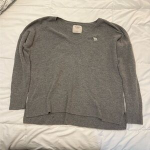 Abercrombie & Fitch Heather Gray V-Neck Sweater